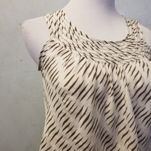 Banana republic silk top (D19) - Picture 4 of 8